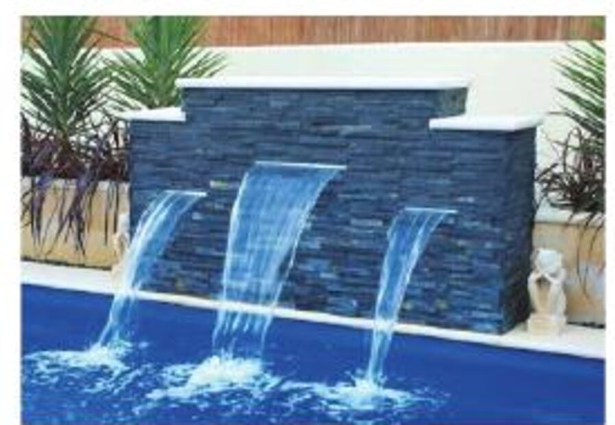 The curved WF-C water feature by Aviva Pools